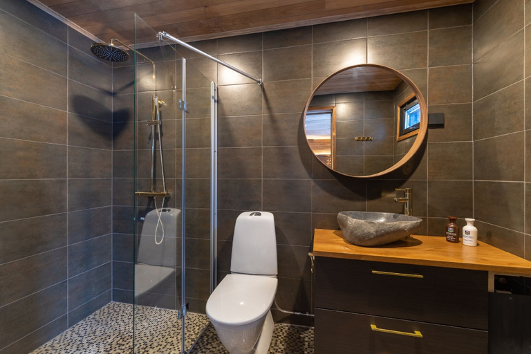 Bathroom 4, Wilderness Hotel Nellim & Igloos, Lapland