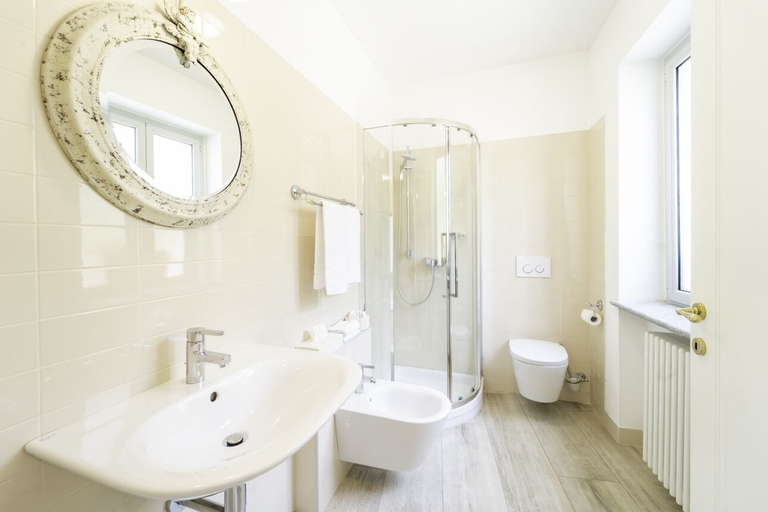 Bathroom 5, Locanda Borgo Vecchio, Cuneo