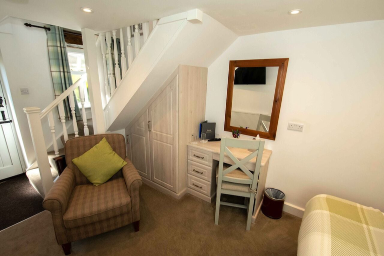 Others 5, The Plough Inn, Derbyshire