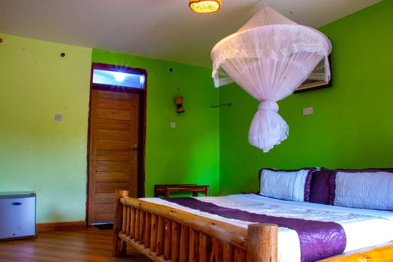 Bedroom 3, Western Sands Hotel, Bujenje