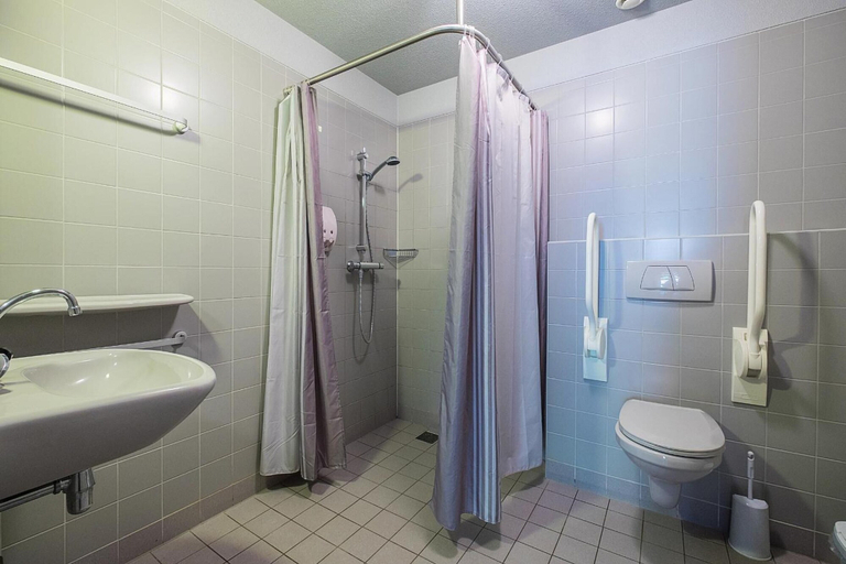 Bathroom 3, Hotel Marenland, Winsum