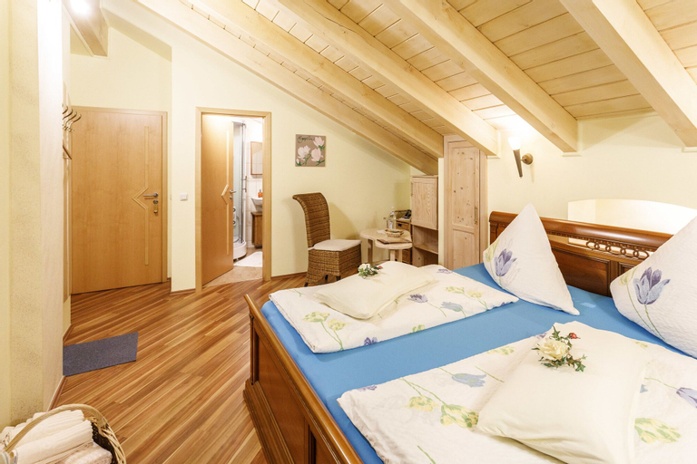Bedroom 4, Wellness Resort Romantika, Passau