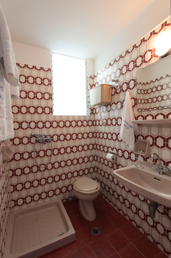 Bathroom 4, Apollon Apartments, Peloponnese