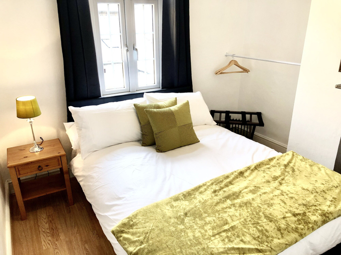 Bedroom 5, The Duke's Retreat, Slough