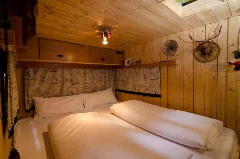 Bedroom 4, BaseCamp Bonn - Hostel, Bonn
