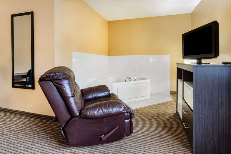 Others 5, Super 8 By Wyndham Fort Dodge Ia, Webster