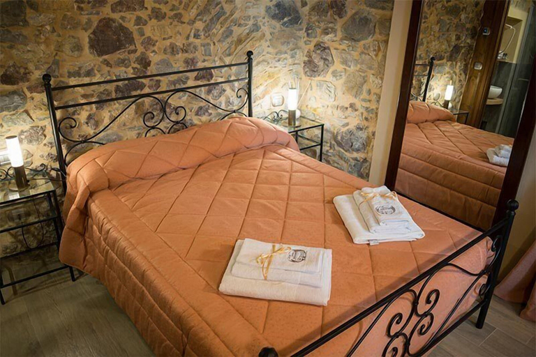 Bedroom 2, Ca del Grano Albergo Diffuso, Parma