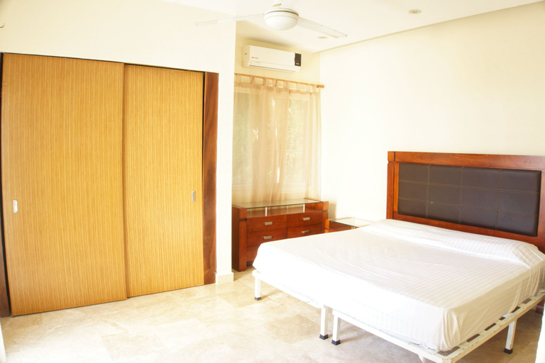 Bedroom 2, Pajaro de Fuego Pool & Terrace, Compostela