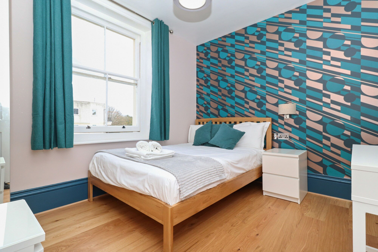 Bedroom 2, Ravilious, East Sussex