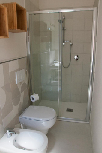 Bathroom 4, Hotel Ondina e Milazzo, Ravenna