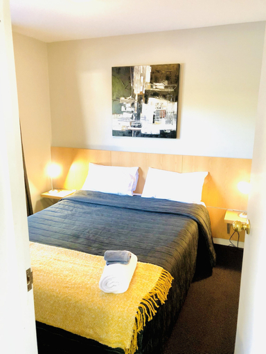 Bedroom 2, Christchurch Motel, Christchurch