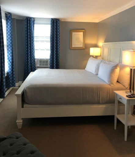 Bedroom 5, Bellevue House, Newport