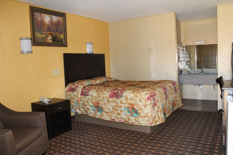 Bedroom 3, Charles Wesley Motor Lodge, McCurtain