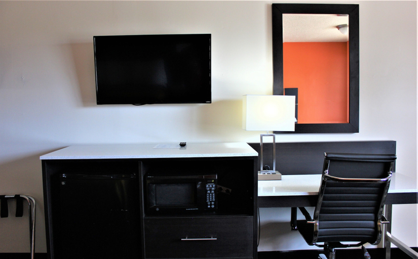Others 4, Travel Inn, Greene