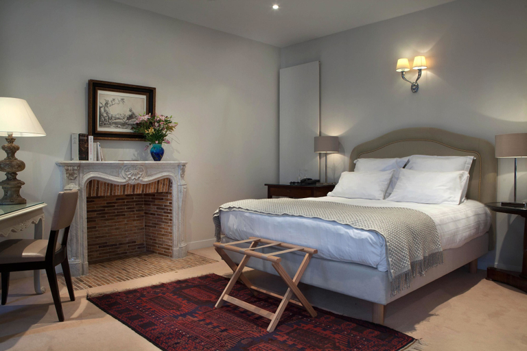 Bedroom 5, Hôtel de Londres, Seine-et-Marne