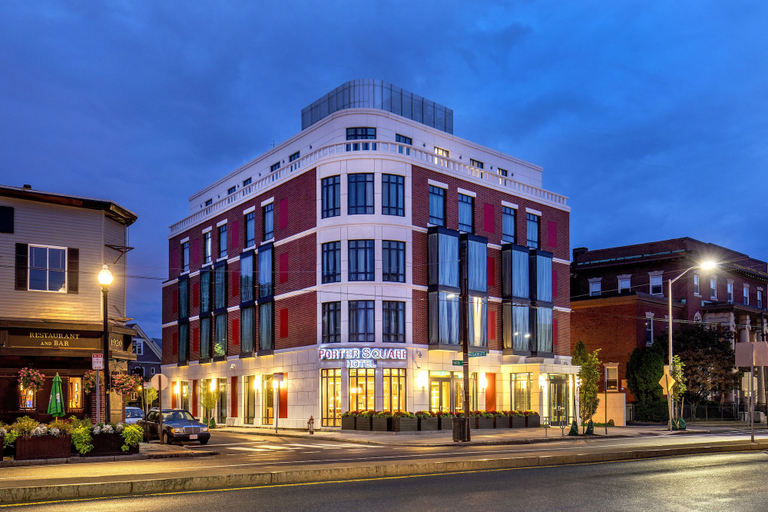 Exterior & Views