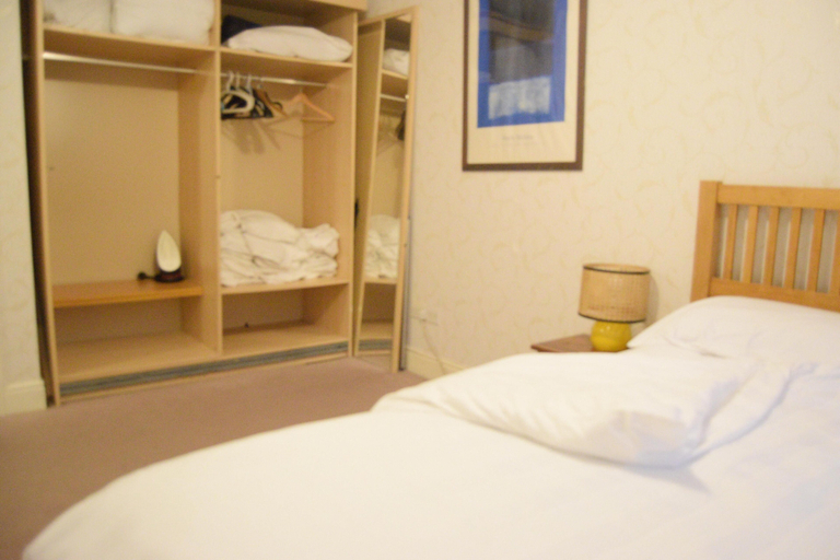 Bedroom, 2-bed Apartment Sleeps 4 With Wi-fi, London