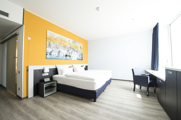 Bedroom 4, carathotel Düsseldorf City, Düsseldorf