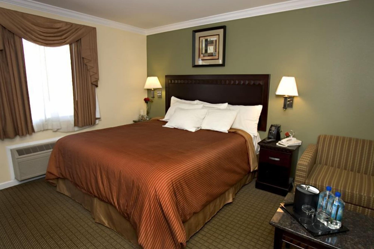 Bedroom 4, North Bay Inn, Marin