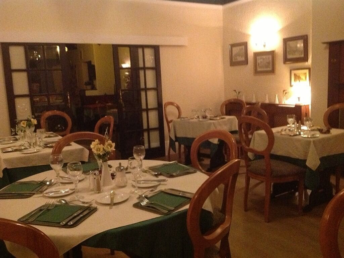 Food & Drinks 5, Balmoral Lodge Hotel, Sefton