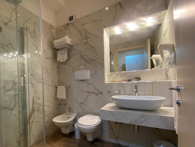 Bathroom 3, Barion Hotel And Congressi, Bari