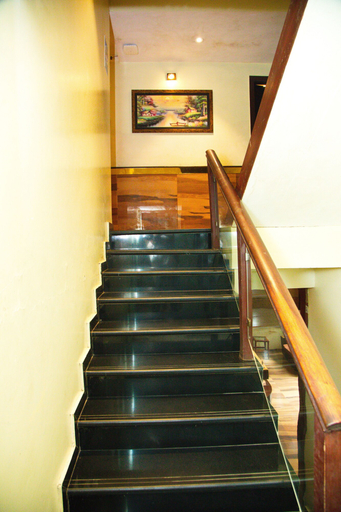 Others 3, Hotel Dalon, Mumbai Suburban