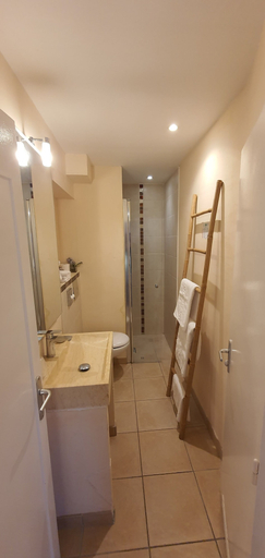 Bathroom 3, Hôtel Côte d'Argent, Gironde
