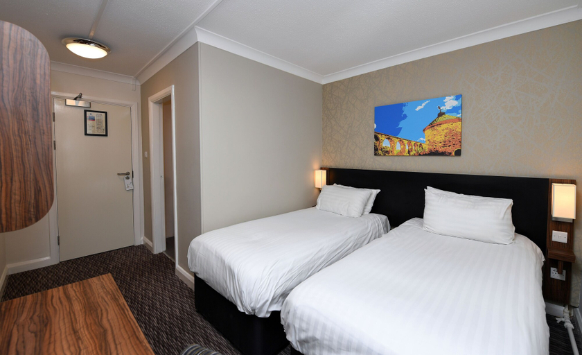 Bedroom 2, Wynnstay Arms, Wrexham by Marston's Inns, Wrexham