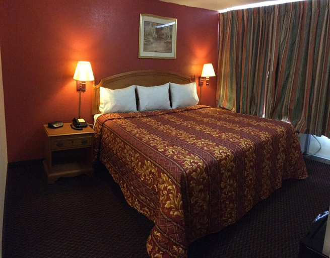 Bedroom 5, Voyager Inn, Pickens