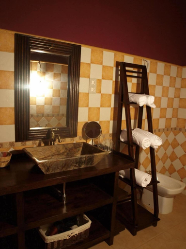 Bathroom 3, Posada Real El Señorío de la Serrezuela, Segovia