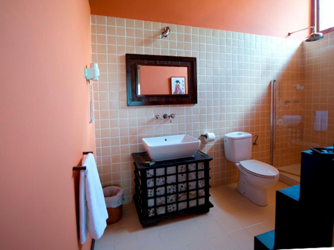 Bathroom 4, Gailurretan, Vizcaya