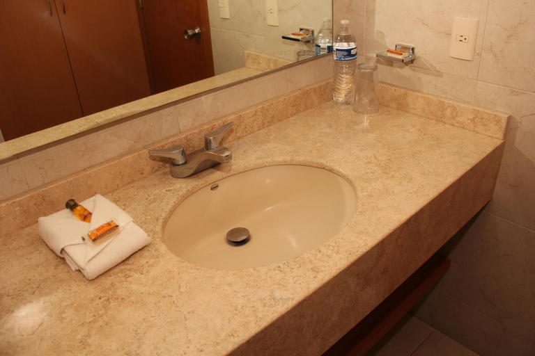 Bathroom 4, Hotel Real Zapopan, Zapopan