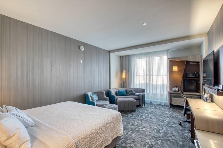 Bedroom 3, Courtyard by Marriott Fargo, Cass