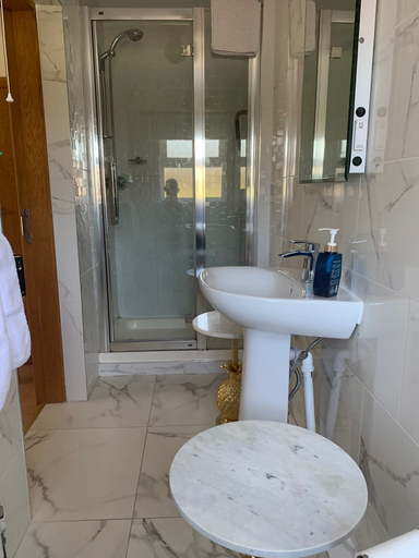 Bathroom 4, Brooke Lodge Guesthouse, Mid Ulster