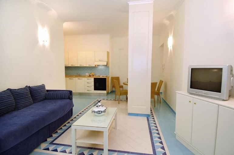 Others 5, Aurora Residence, Salerno