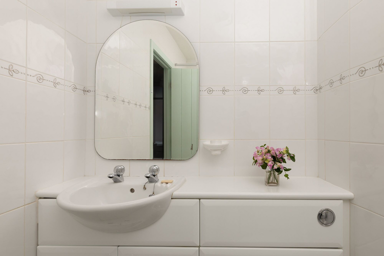Bathroom 3, Galwad y Mor, Pembrokeshire
