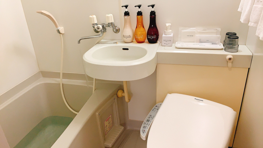 Bathroom 3, Hotel Peaceland Kume, Naha