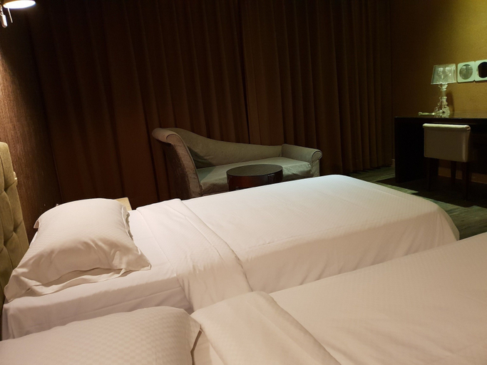 Bedroom 3, The Riverside Hotel & Motel, Kaohsiung