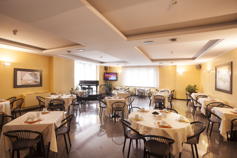 Food & Drinks 5, Hotel Del Riale, Milano