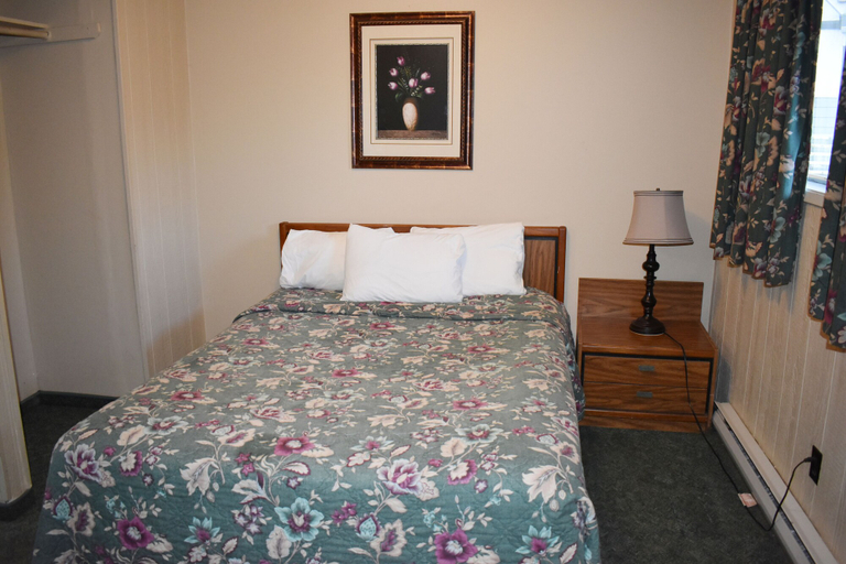 Bedroom 3, Hope Inn and Suites, Fraser Valley