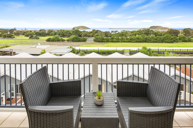 Exterior & Views 26