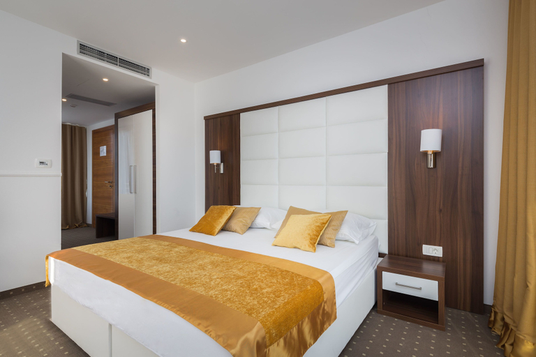 Bedroom 3, Hotel Perla, Rogoznica