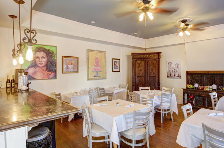 Food & Drinks 5, Inn on the Riverwalk, Bexar