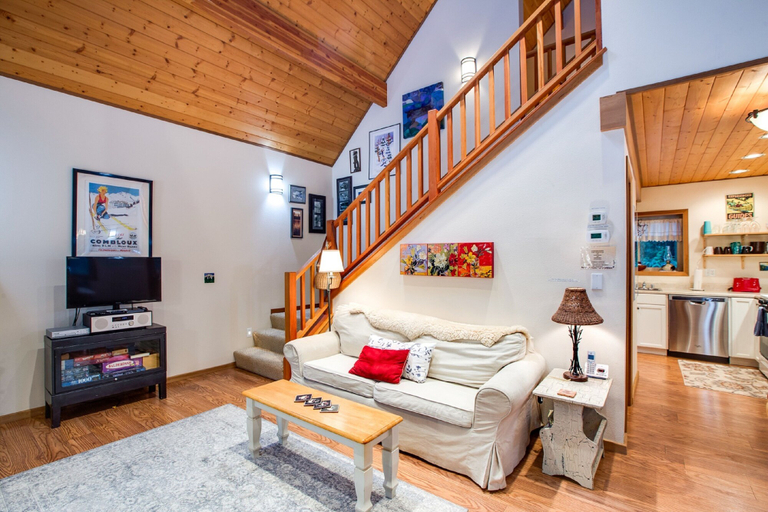 Others 5, 04SL - Hot Tub - BBQ - Pets OK - Sleeps 5, Whatcom