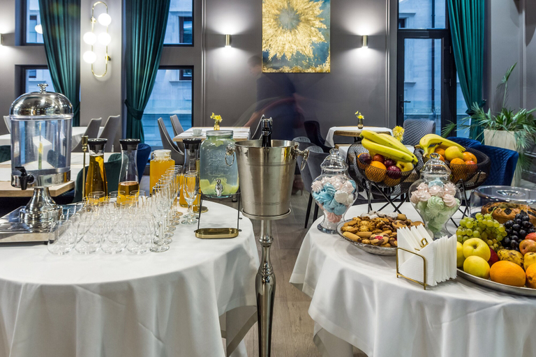 Food & Drinks 5, City Park Hotel