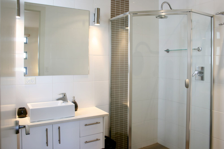 Bathroom, Penneshaw Oceanview Apartments, Kangaroo Island