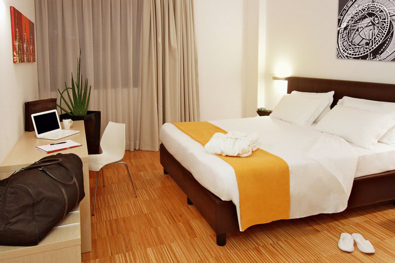 Bedroom 3, Euro Hotel Residence, Monza and Brianza