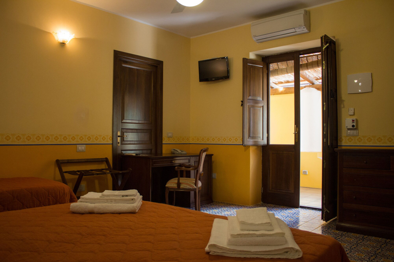 Bedroom 4, Hotel Arcangelo - Salina, Messina