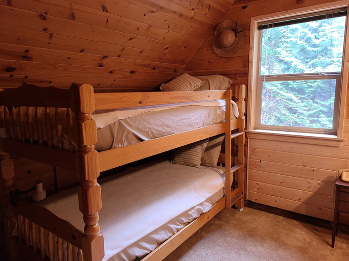 Bedroom 2, 11SL - Wi-Fi - NO PETS Log Cabin - Sleeps 7, Whatcom