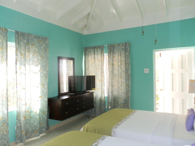 Bedroom 3, Paradise on the Rocks